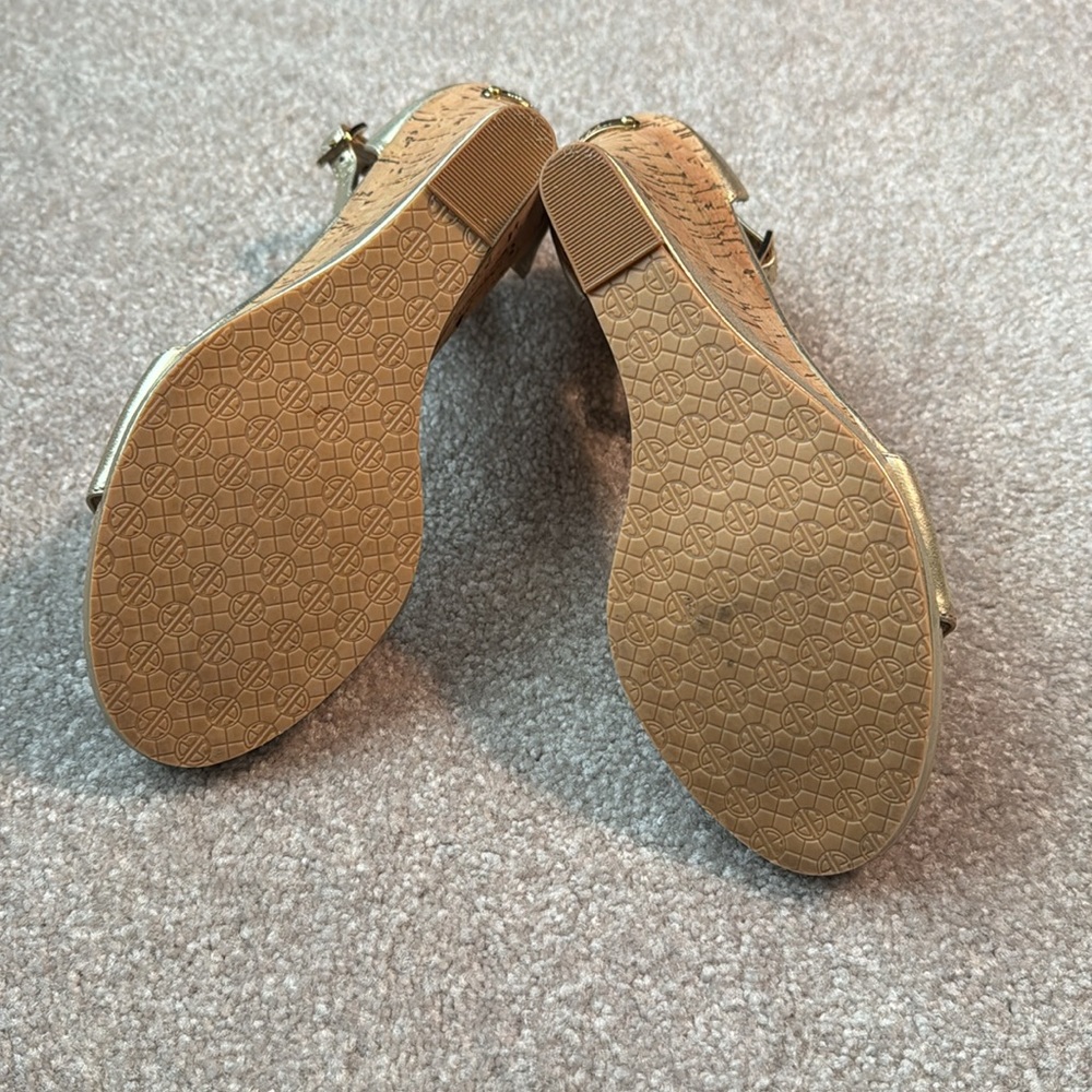 Lilly Pulitzer Gold Wedge Sandals - Picture 3 of 6